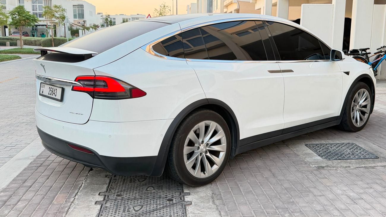 Tesla Model X LONG RANGE