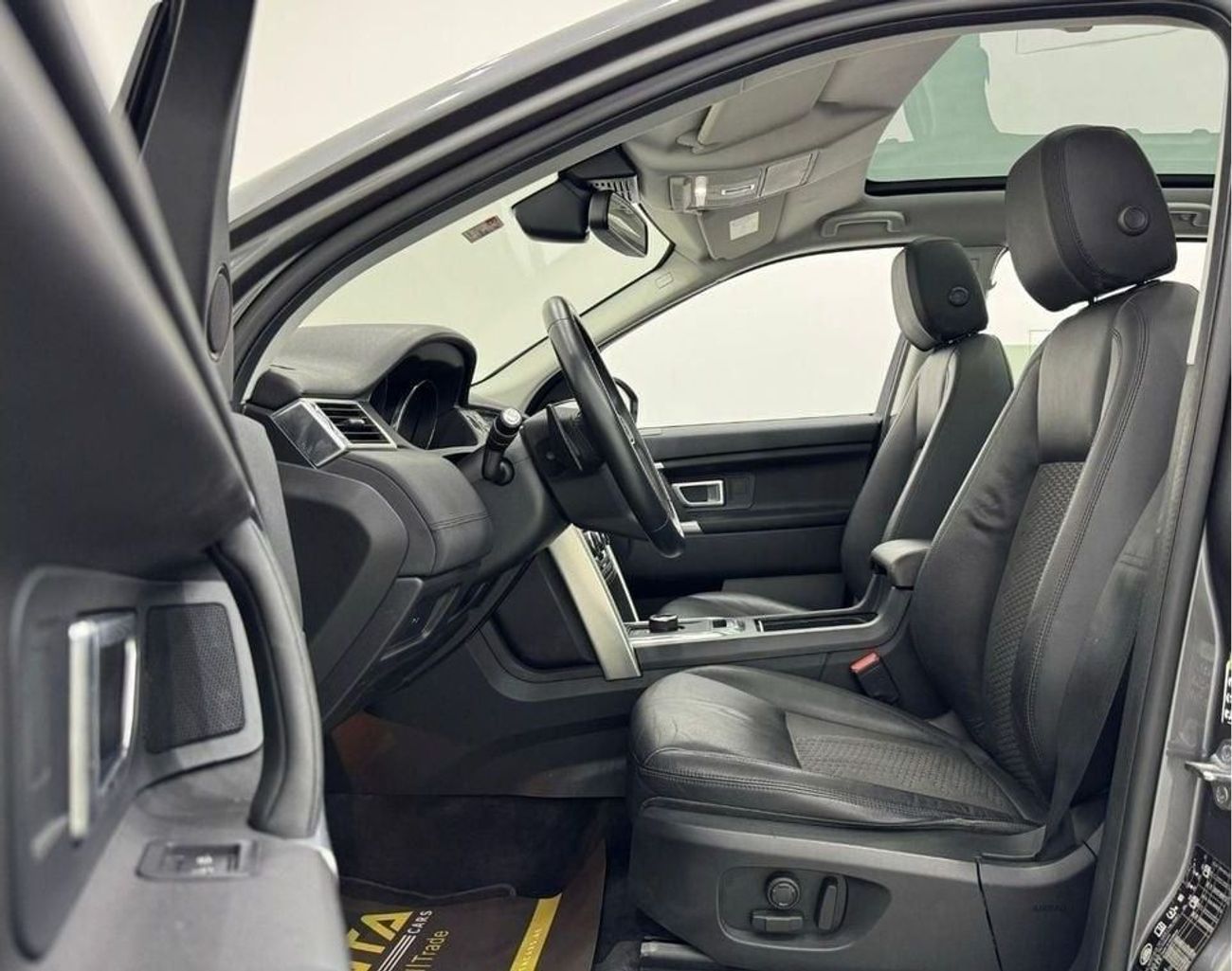 Land Rover Discovery Sport P200 HSE 2.0L (5 Seater) 2019 Land Rover Discovery Sport HSE, Warranty, Full Service History, Excell