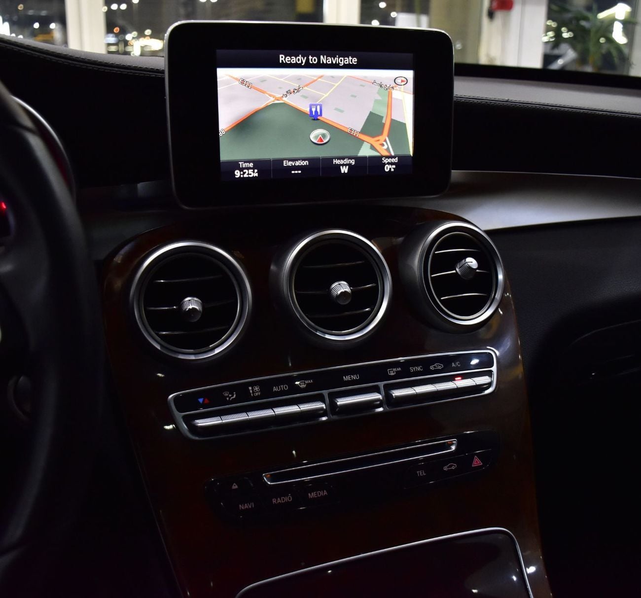 Mercedes Benz GLC250 . EXCELLENT DEAL for our Mercedes Benz GLC250 4Matic ( 2017 Model ) in White Color GCC Specs