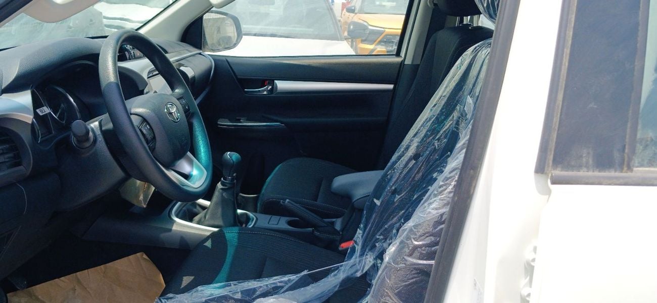 تويوتا هيلوكس 2.4L Diesel Manual 4X4 2026YM