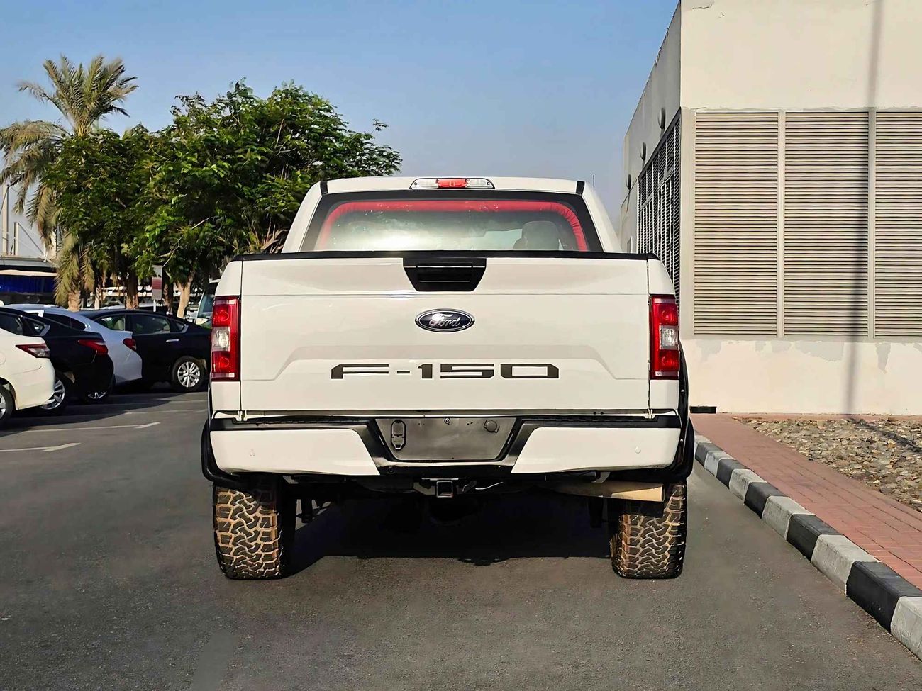 فورد F 150 XL/ GCC 4WD V8 5.0/ LOW MILEAGE/ METHOD RIMS/ NEW TYRES/ ROLL BAR/ LEATHER/ DVD CAMERA/ LOT#19551