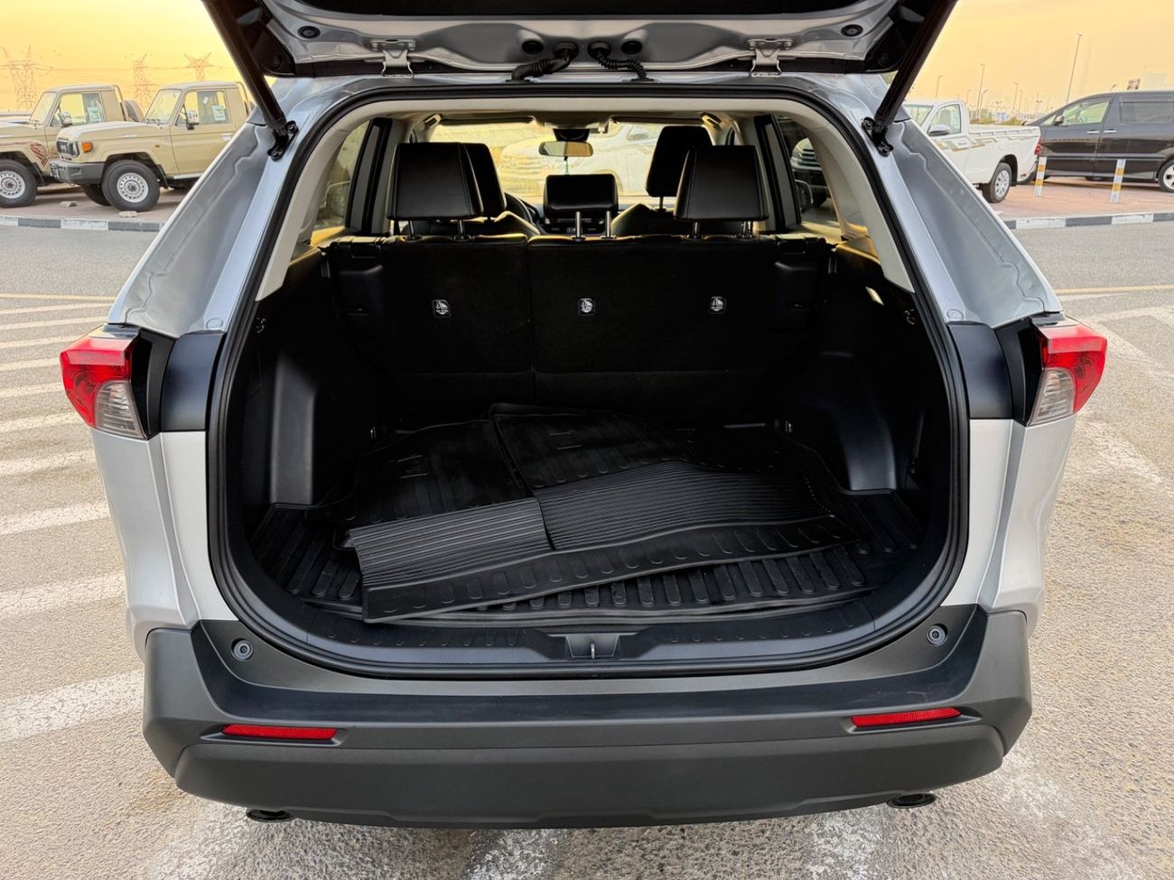 تويوتا راف ٤ 2022 TOYOTA RAV4 XLE PREMIUM FULL OPTIONS IMPORTED FROM USA