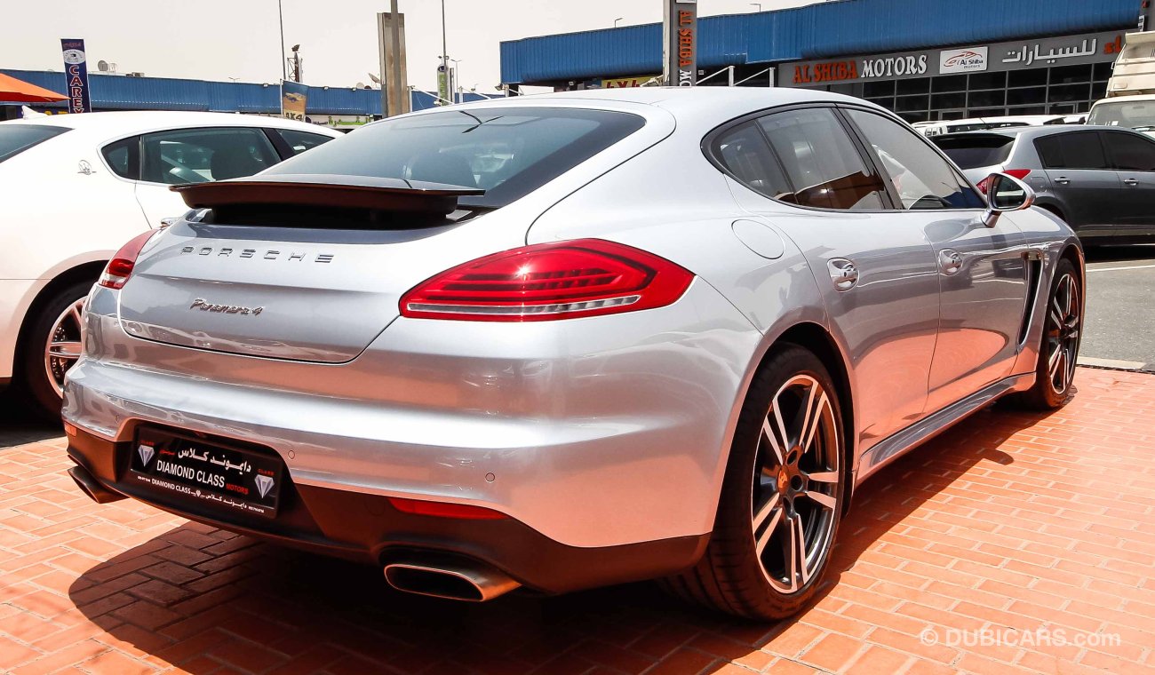 Porsche Panamera 4