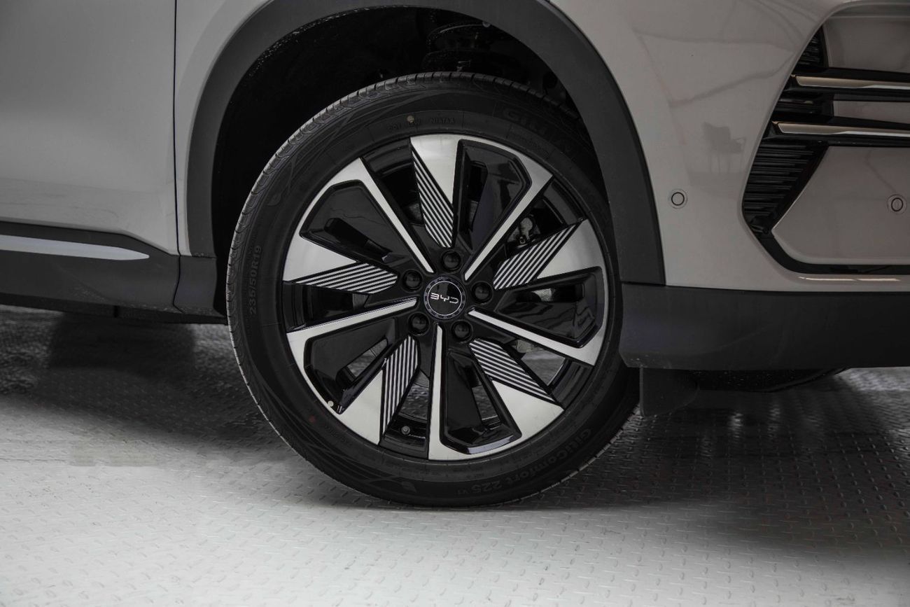 بي واي دي سونغ بلس ID Flagship - Smoke Grey Inside Beige & Grey | Export Only