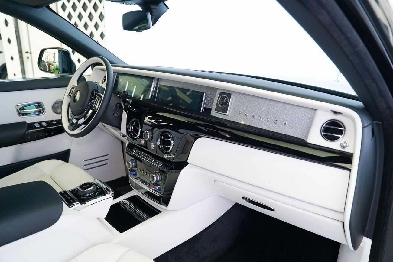 Rolls-Royce Phantom EWB 6.8L