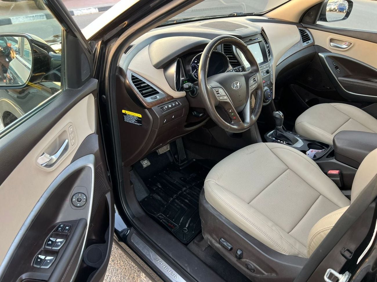 Hyundai Santa Fe SPORT (NON GCC) 2018 Hyundai Santafe Fe Full Options 2.0T V4 AWD 4x4 - Panoramic View - 360* 5 CAM -