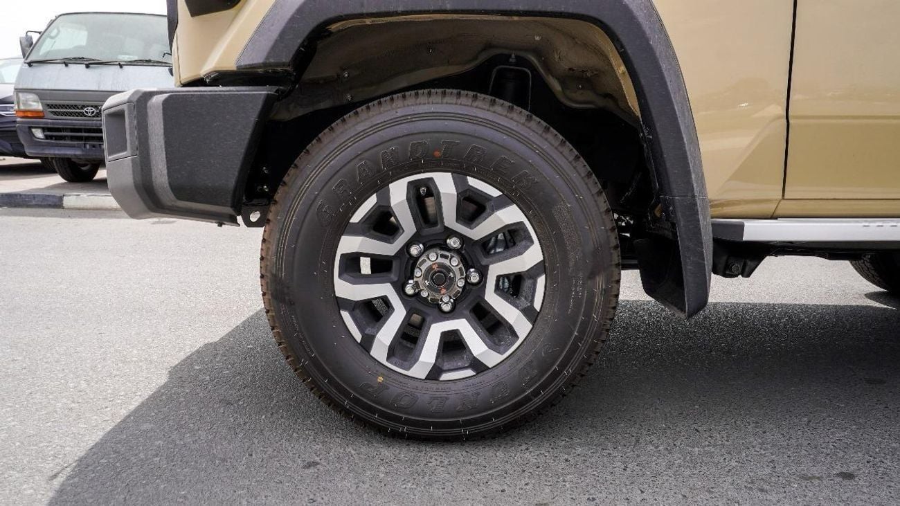 تويوتا لاند كروزر 70 HT S- DLX LX Toyota Land Cruiser Hard Top 2.8 Saudi Specifications Full Option