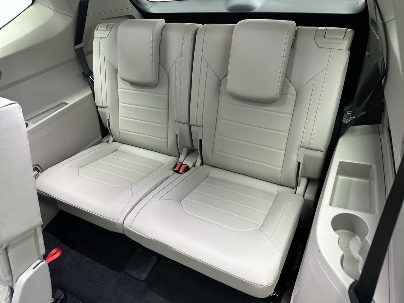 Volkswagen Teramont R-Line 3.6L (Ref#40231)