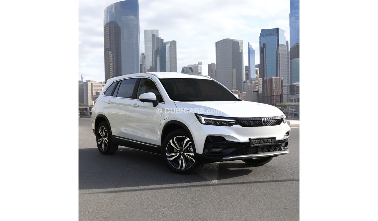 Skywell ET5 With service contract of 2 years/ 60,000KM - All Electric SKYWELL ET5