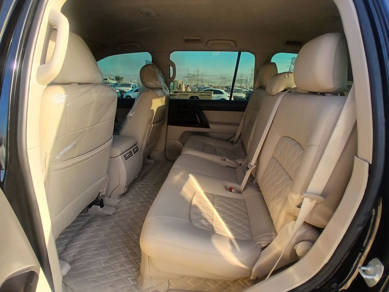 تويوتا لاند كروزر Toyota landcruise 2019Model 4.0 v6 petrol Engine Colour Black push start Transmission Automatic Inte