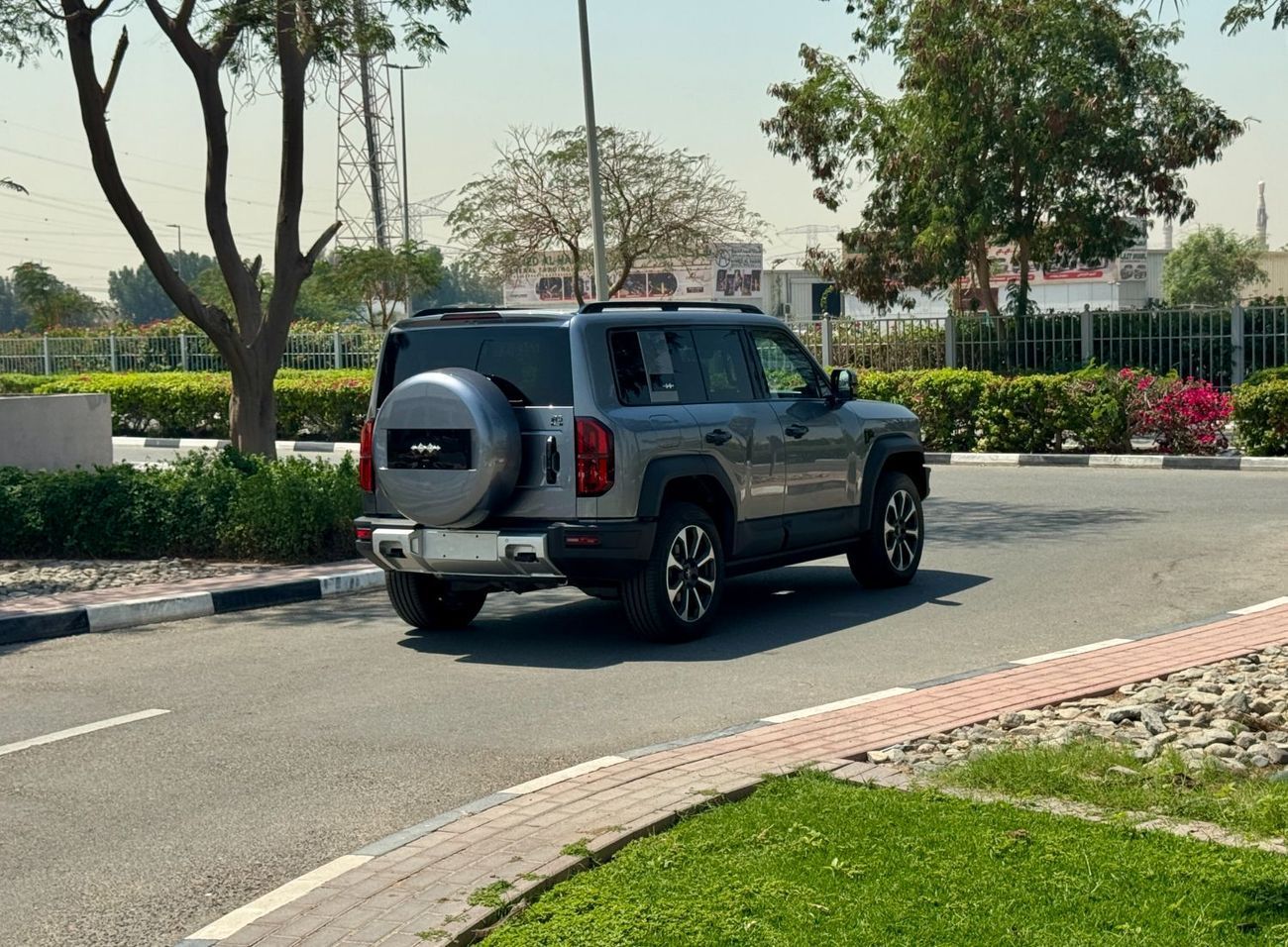 BYD Leopard 5 2024 BYD Leopard 5 Navigator / 1.5L Hybrid (Plug-In) / 680 Hp / Range (1,200 Km) / Warranty