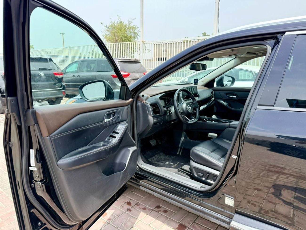 Nissan Rogue PLATINUM (NON GCC) 2023 Nissan Rogue SL Black Full Option  360 cam 4x4 5 leather seats Panorama roof