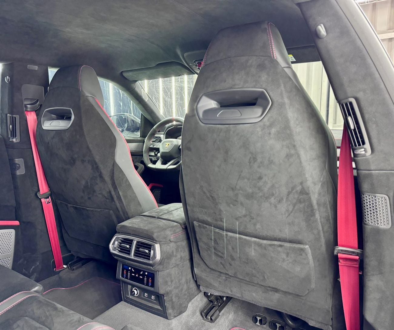 لامبورغيني اوروس 4.0T V8 Performante