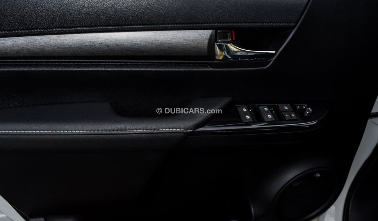 تويوتا هيلوكس ADVENTURE SR5 2.8L M/T