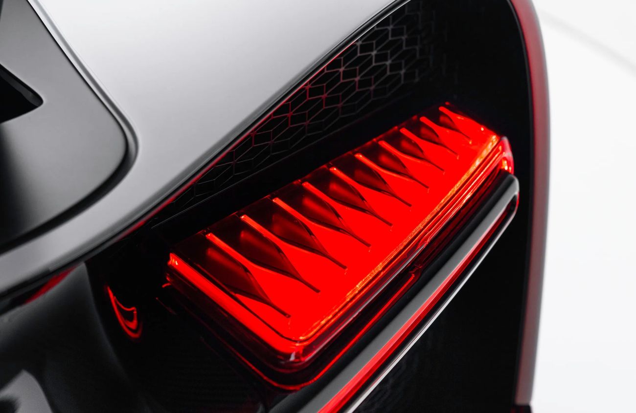 بوغاتي شيرون 8.0L W16 Quad-Turbocharged Engine