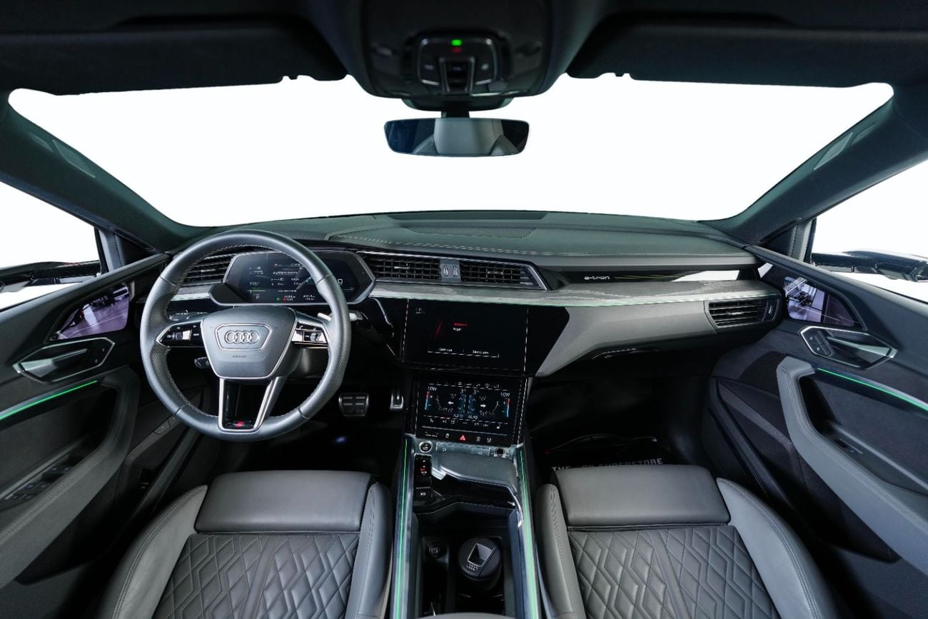 Audi Q8 e-tron 55 S-LINE 55 Sportback Coupe-S Line-GCC-Audi Warranty And Service Contract