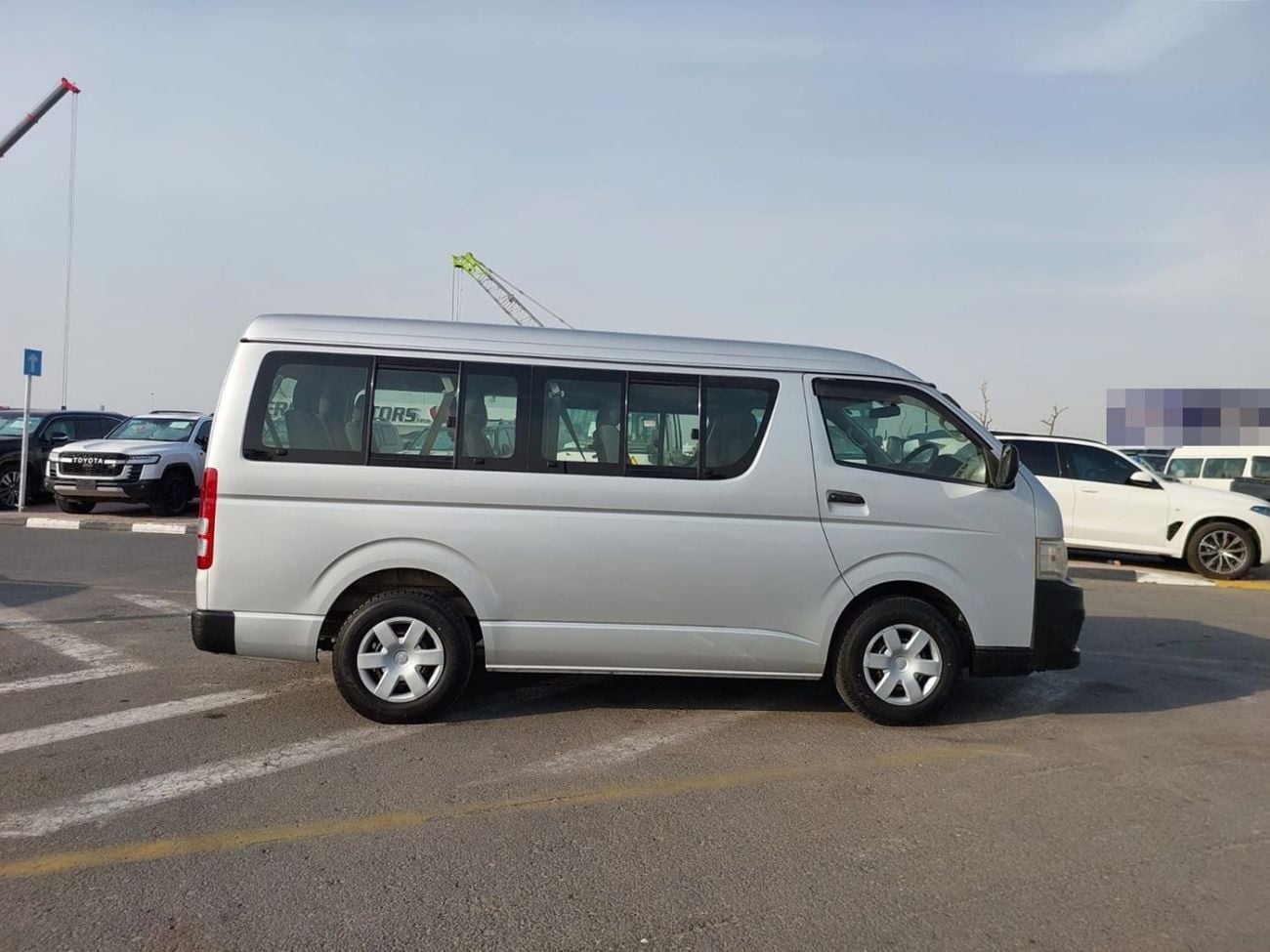 Toyota Hiace TOYOTA HIACE COMMUTER VAN RHD 2011 MODEL 2.7 L PETROL AUTOMATIC(PM24057)