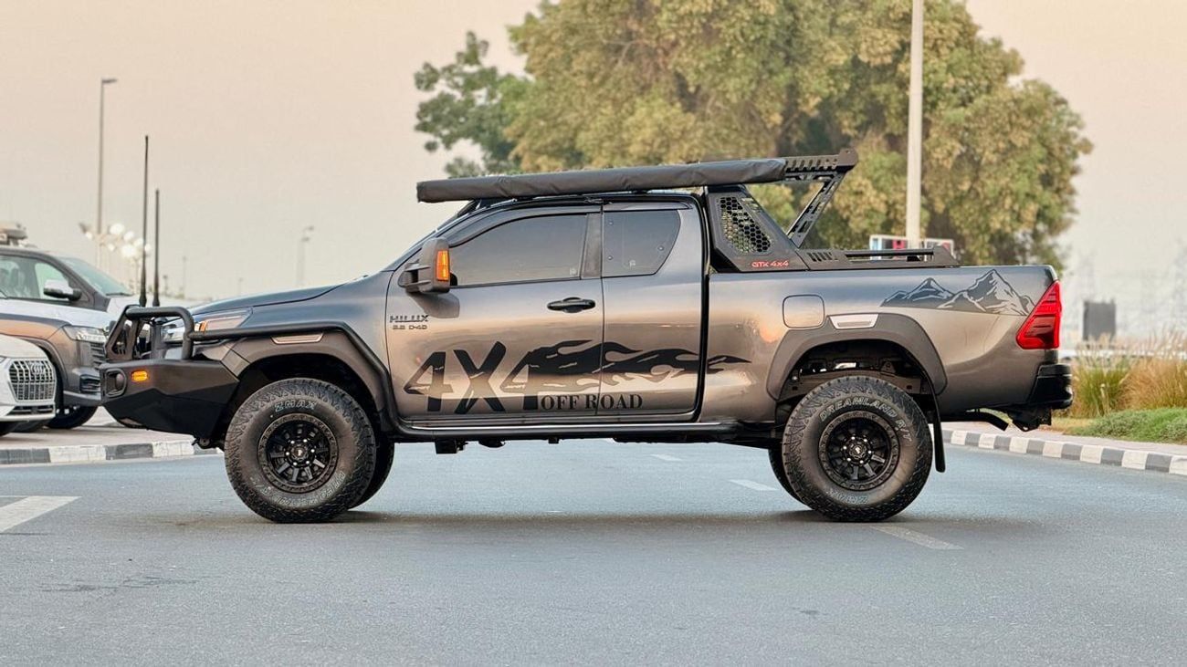 Toyota Hilux SMART CAB | GTK SPORTS BAR | AWNING CAMPING TENT | MANUAL TRANSMISSION | 2.8L | 2016