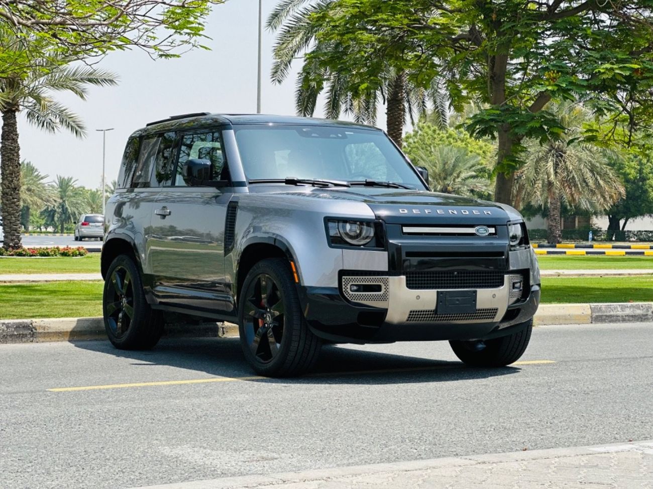 Land Rover Defender P300 90 SE LAND ROVER DEFENDER MODEL 2021 V6 LOW MILAGE