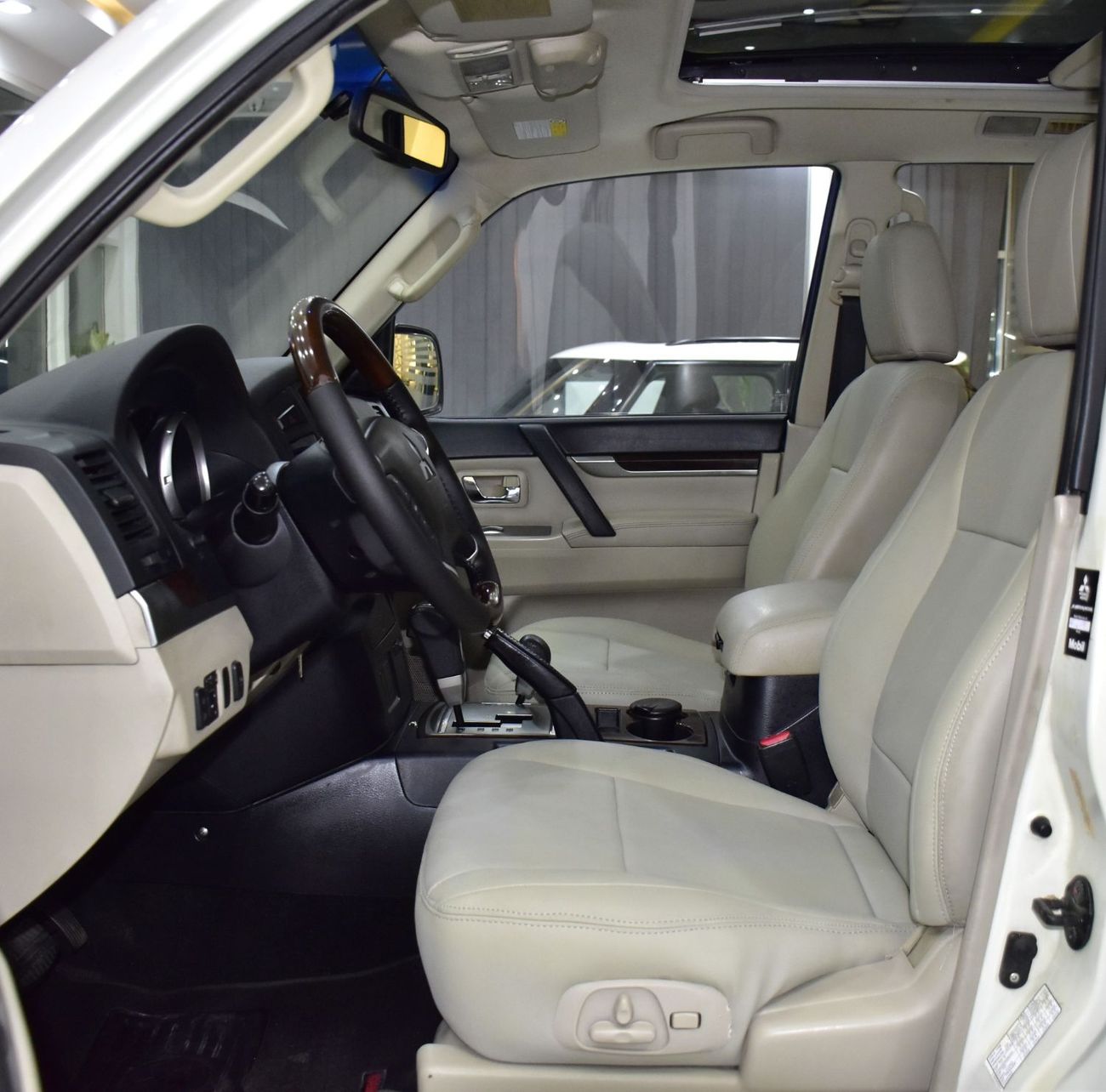 Mitsubishi Pajero EXCELLENT DEAL for our Mitsubishi Pajero GLS ( 2010 Model ) in White Color GCC Specs