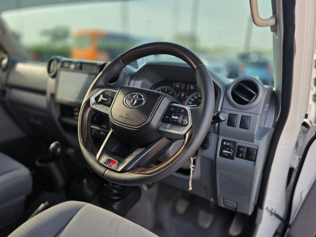 تويوتا لاند كروزر بيك آب -