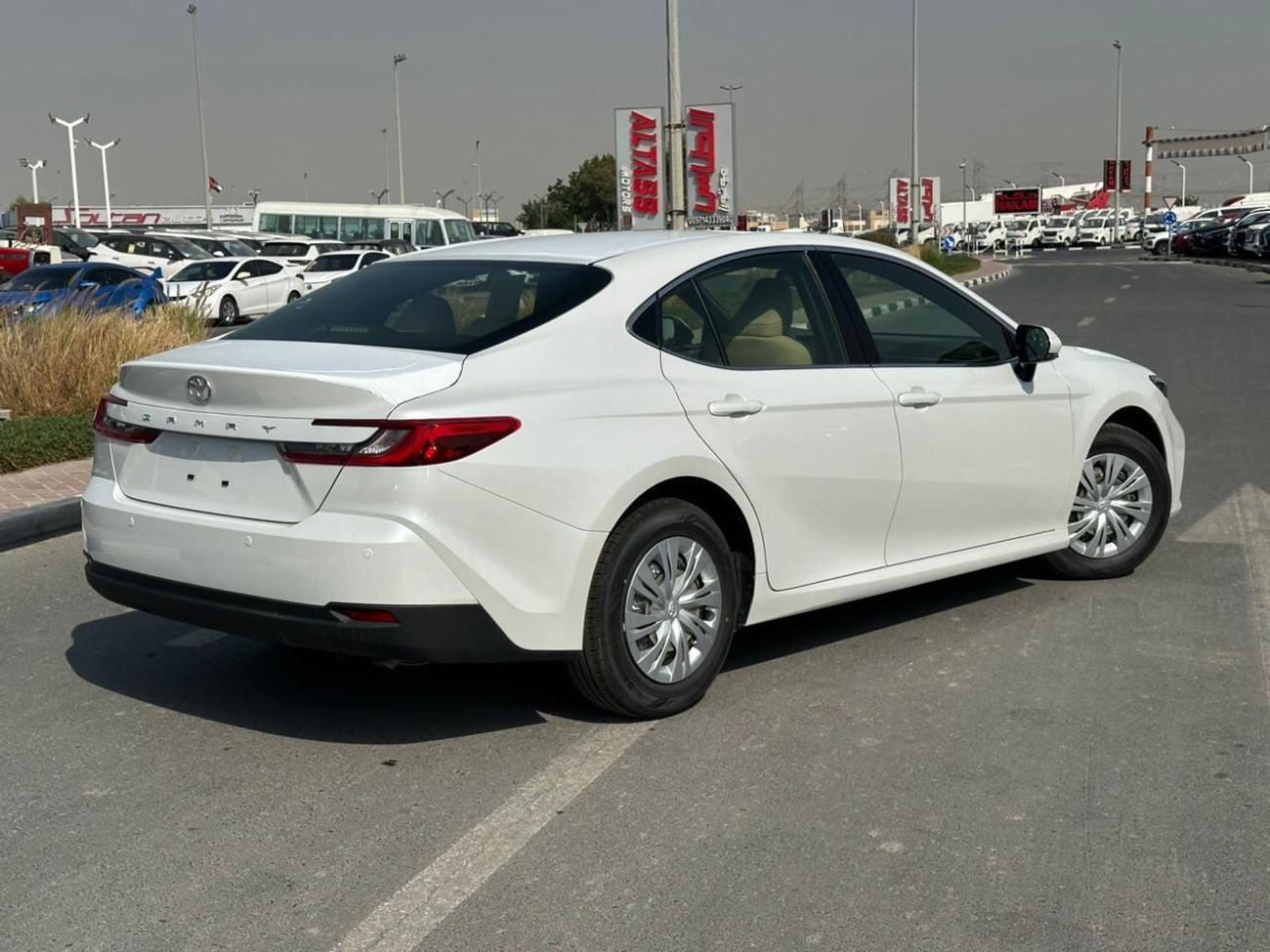 Toyota Camry XLE 2026 toyota camry 2.5 E