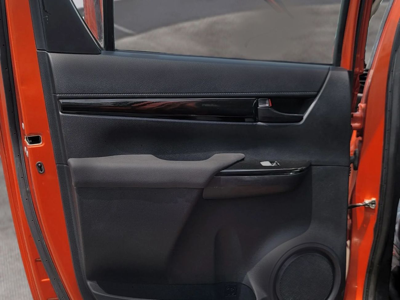 Toyota Hilux 4X4 (2.8L) DIESEL RIGHT HAND (RHD)