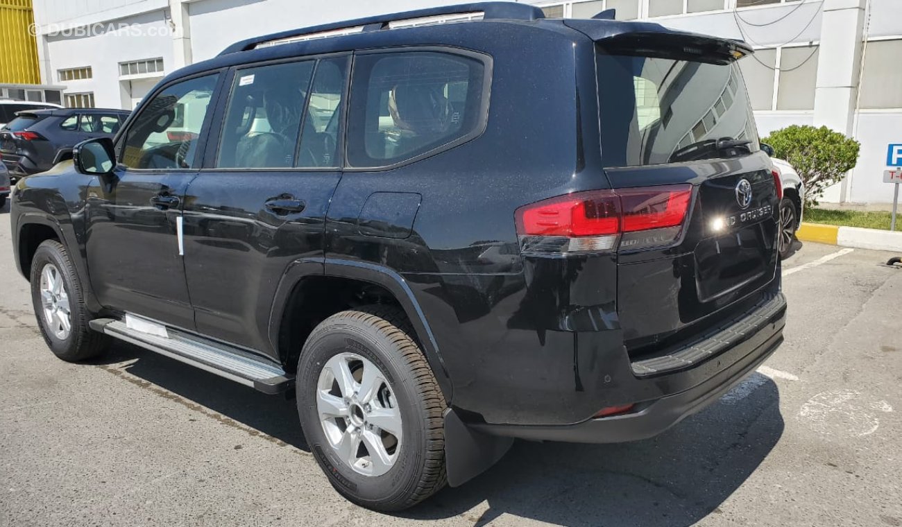 Toyota Land Cruiser 7 Seater 4.0L A/T 2022 YM
