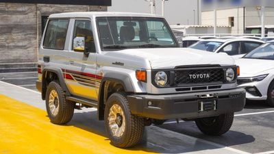 تويوتا لاند كروزر 70 LX 4.0 L V6