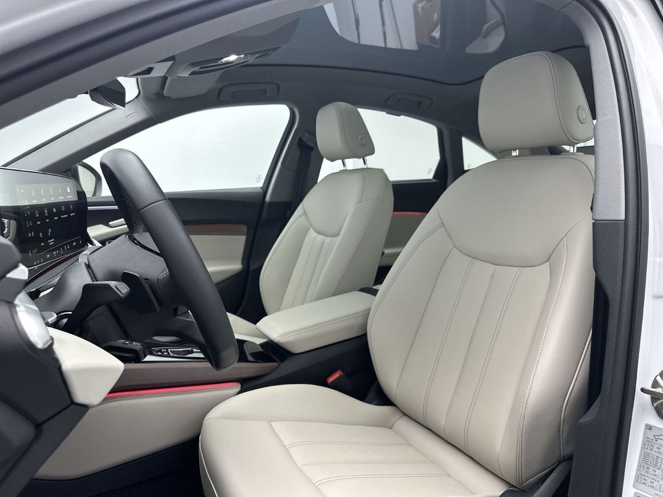 أودي A5 A5 Sedan TFSI 204hp (Ref# 24242)
