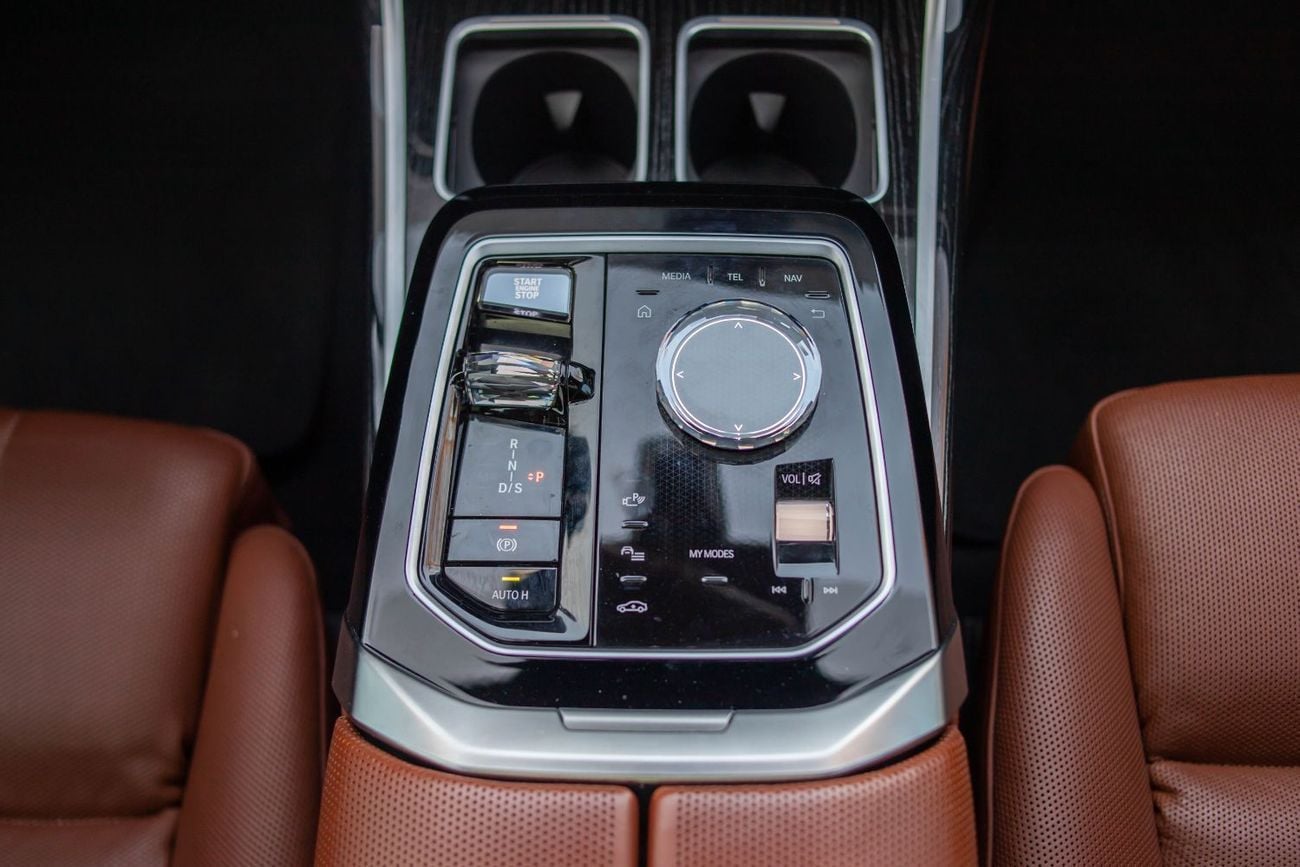 بي أم دبليو 735i BMW 735i 2023 | GCC Specs | Full Option | Excellent Condition