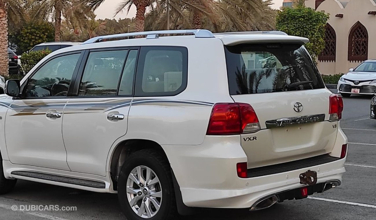 Toyota Land Cruiser VXR V8