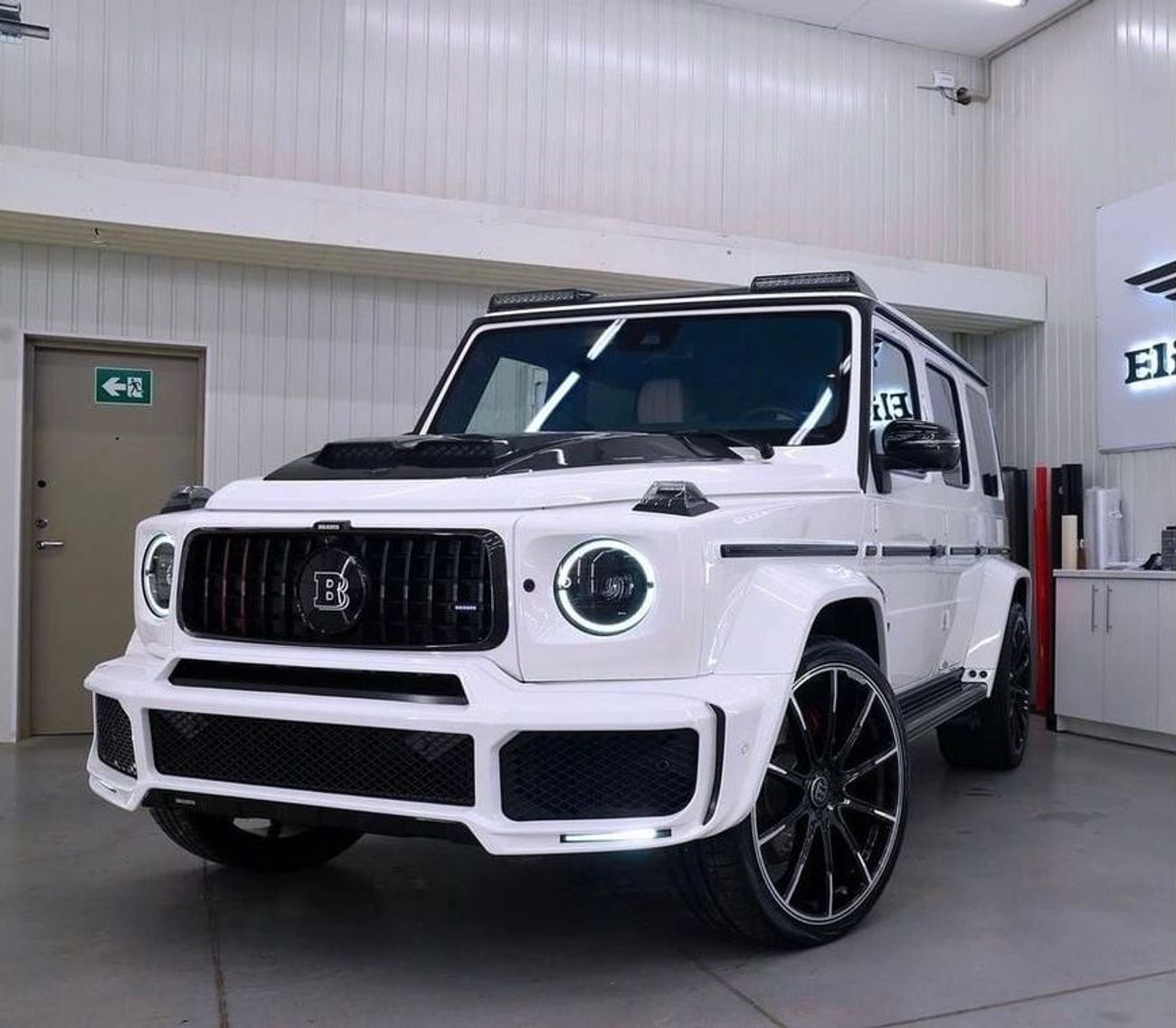 مرسيدس بنز G 63 AMG 6x6 4.0 G63 V8 BiTurbo AMG  LEFT HAND DRIVE