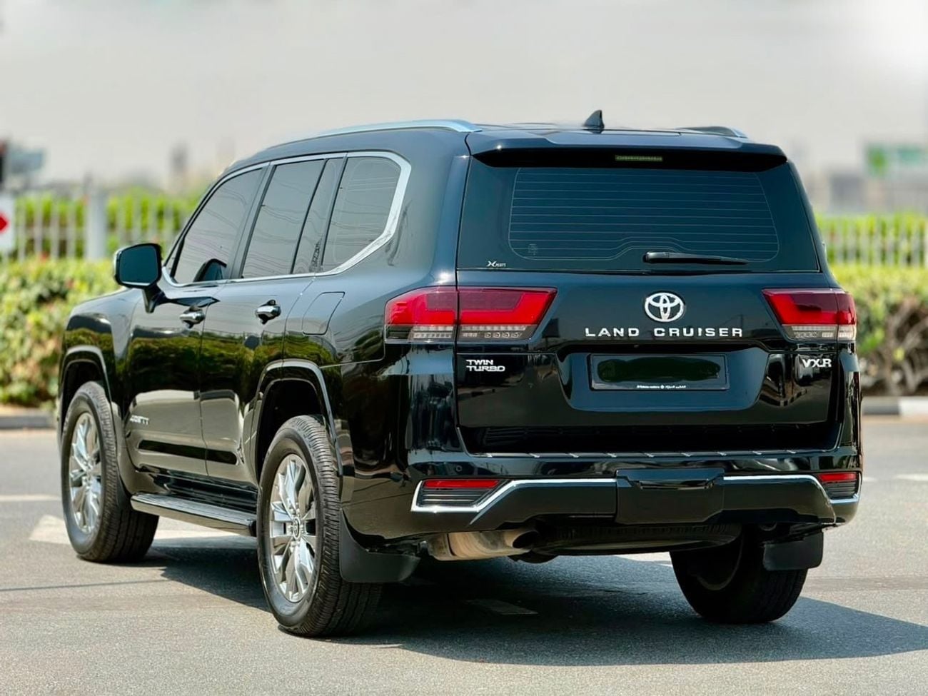 Toyota Land Cruiser 2023 MODEL VXR TWIN TURBO 3.5L ENGINE FULL OPTION NEW ARRIVAL