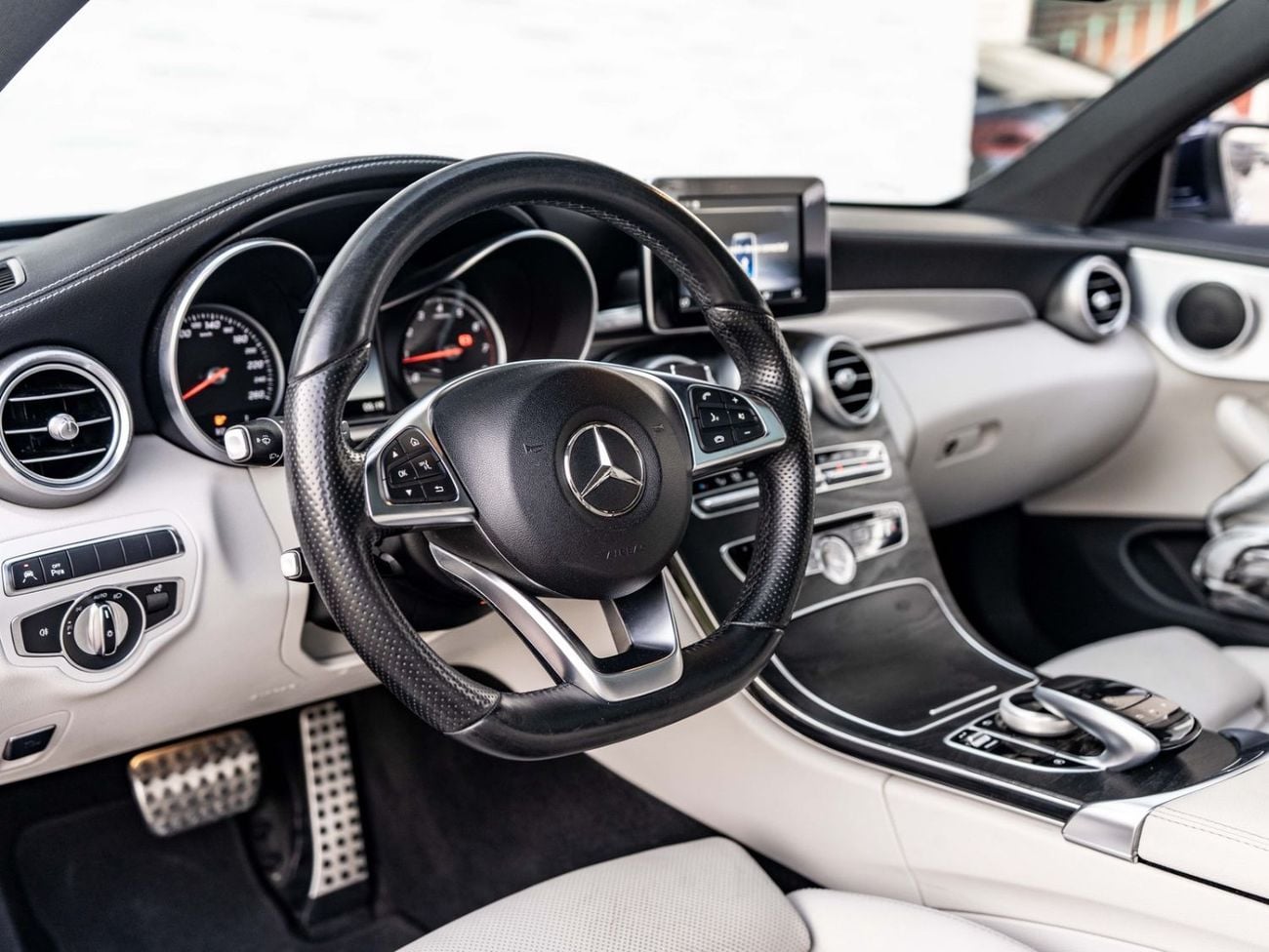 مرسيدس بنز 200 AMG