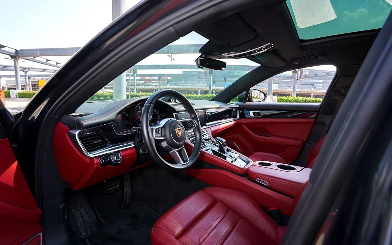 Porsche Panamera 4