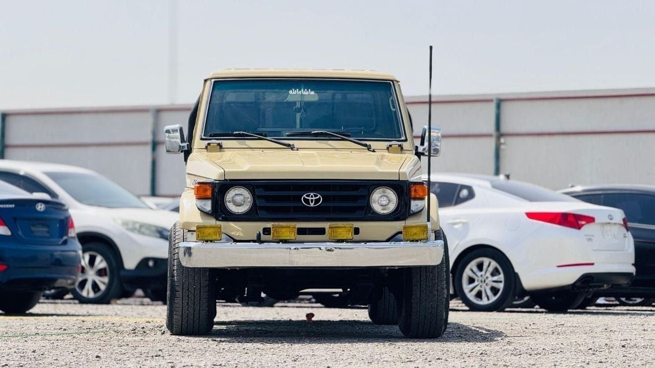 Toyota Land Cruiser Pick Up SINGLE CABIN | MANUAL TRANSMISSION | LHD | 4.5L PETROL ENGINE | 1995 | 4 X 4 | SPORTS BAR