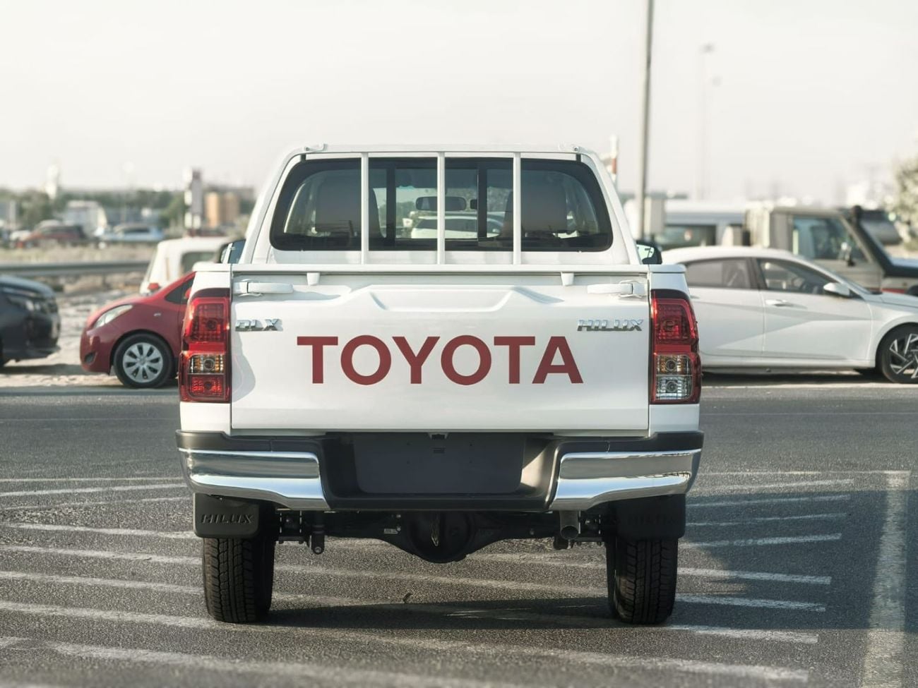 تويوتا هيلوكس DLX,2.4L,4X4,D/CAB,MANUAL WINDOW,MANUAL GEAR,2026MY ( EXPORT ONLY)