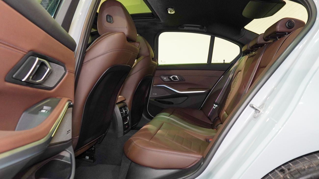 بي أم دبليو 330i M Kit