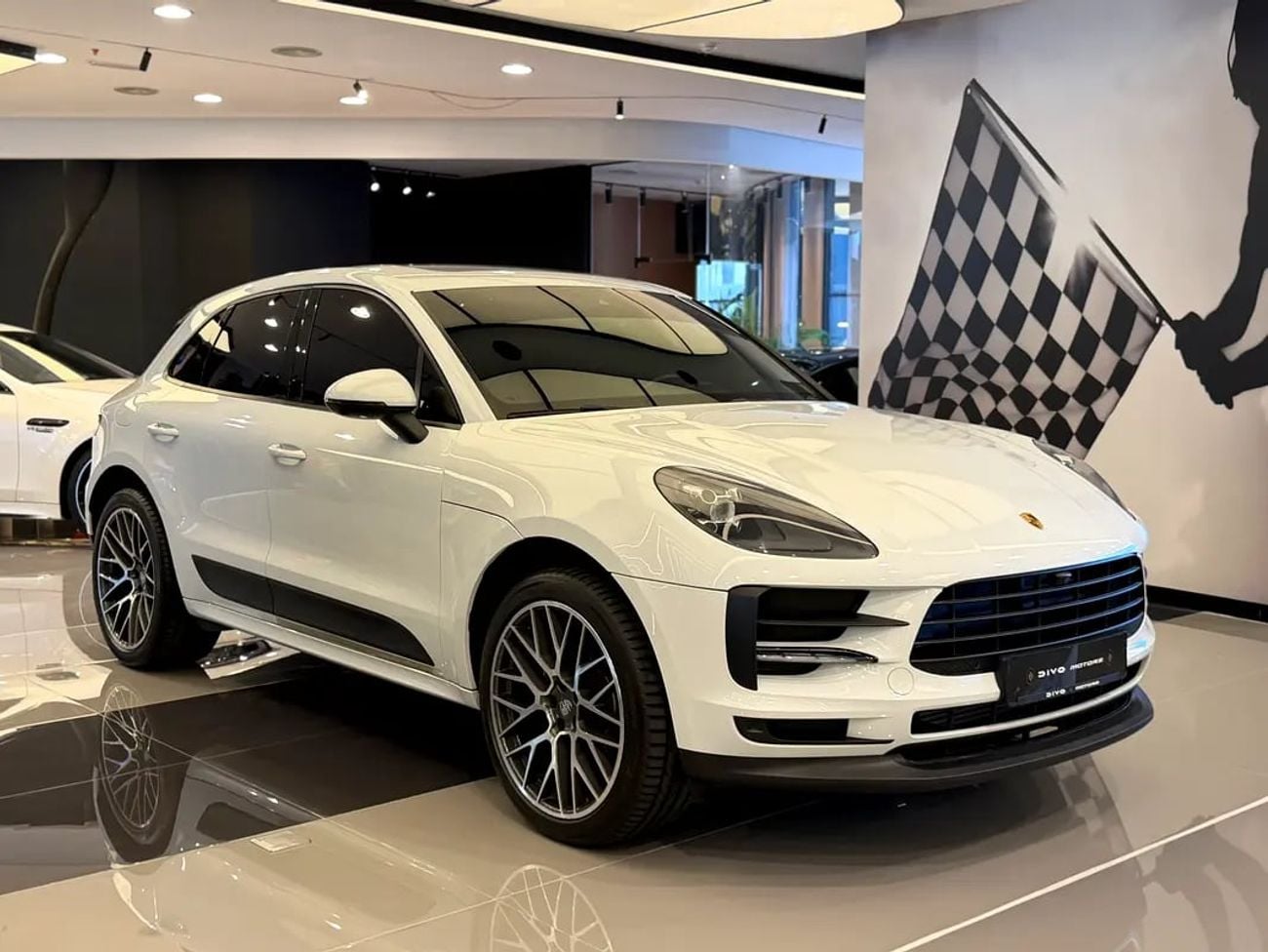 Porsche Macan Turbo GCC Specs - Pristine Condition