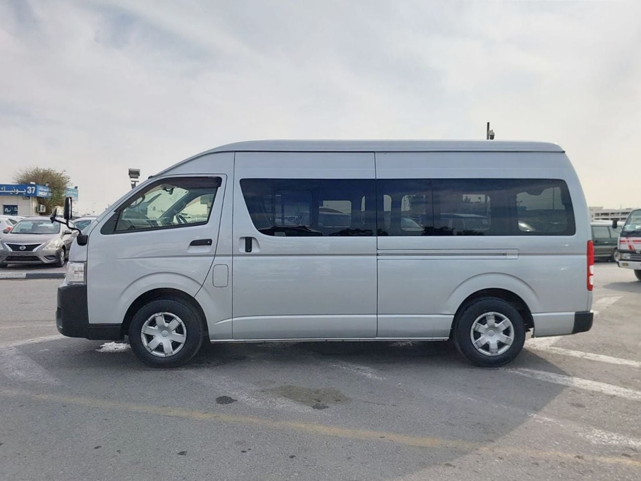 Toyota Hiace (RAMADAN OFFER) TOYOTA HIACE VAN RHD 2015 MODEL 3.0 L DIESEL AUTOMATIC(PM16503)