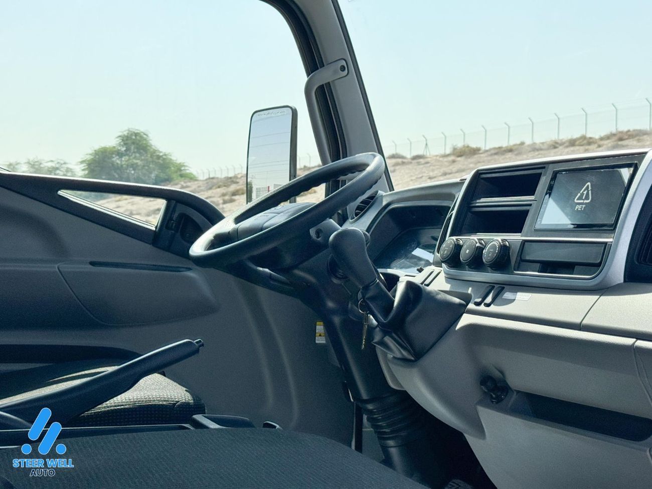 ميتسوبيشي فوسو كانتير Truck | 3.0L Diesel | Euro 5 | Short Chassis | RWD | White | GCC Specs