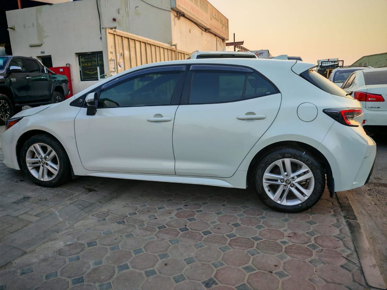Toyota Corolla HATCH BACK 2.0 PETROL