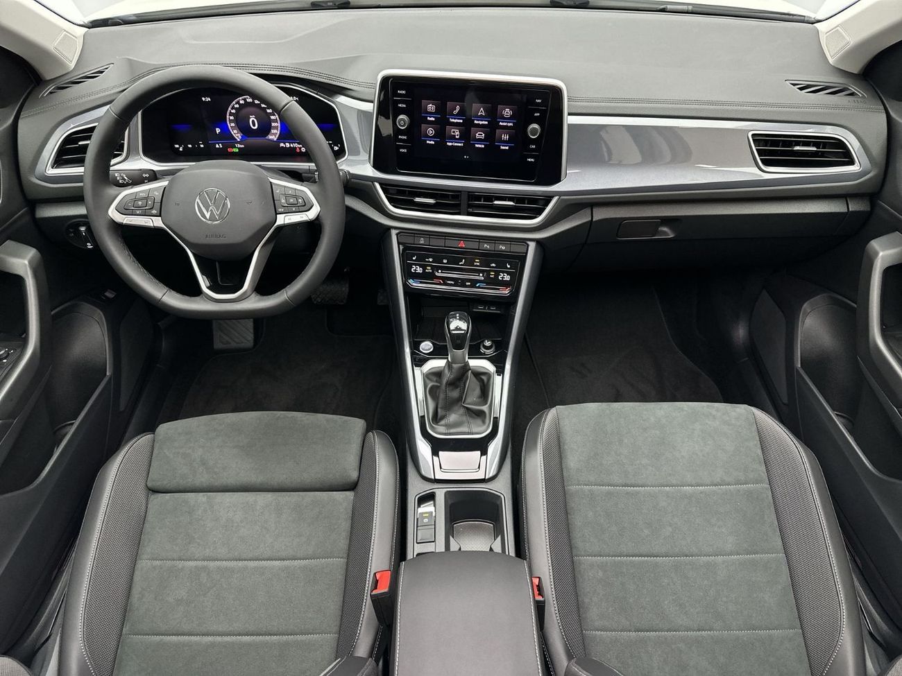 فولكس واجن T ROC STYLE with Sunroof 1.4L | VW Certified | Premium Interior | GCC Specs