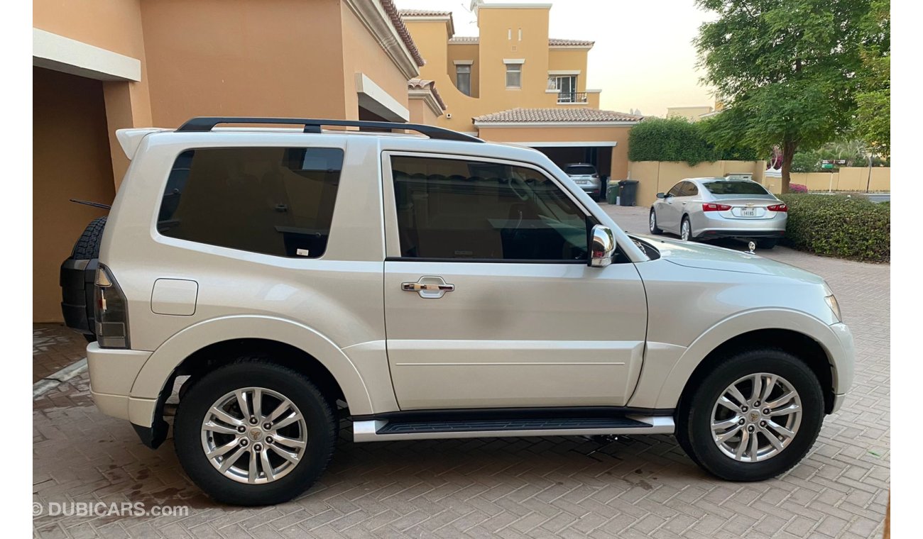 Mitsubishi Pajero GLS HIGHLINE IMMACULATE CONDITION 0501038827/0551398861