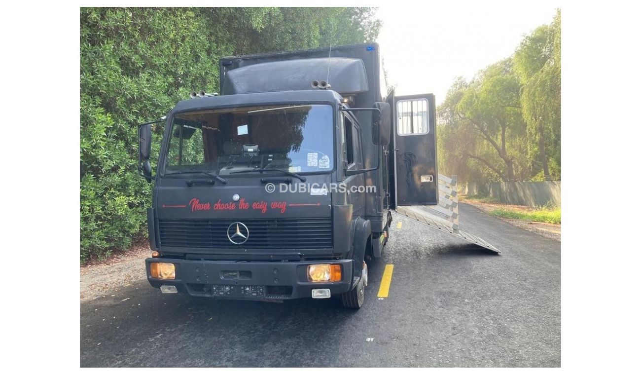 مرسيدس بنز اكتروس Mercedes Horse Truck 4 Head