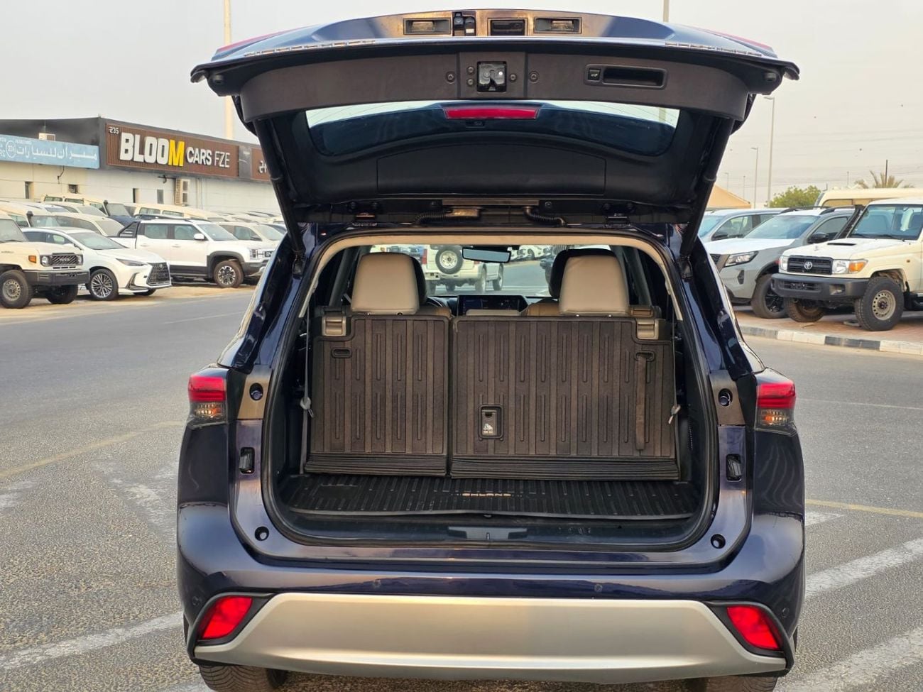 تويوتا هايلاندر Panoramic Roof , 360 camera and Parking sensors