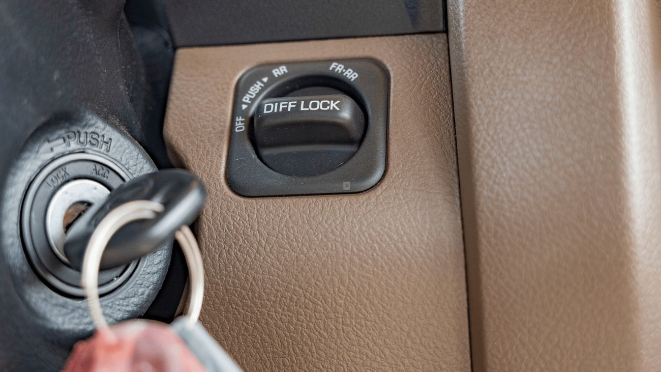 Toyota Land Cruiser Pick Up ECT0112 - Toyota LC79 SCab - 4.5L Dsl Mt Full White 2024