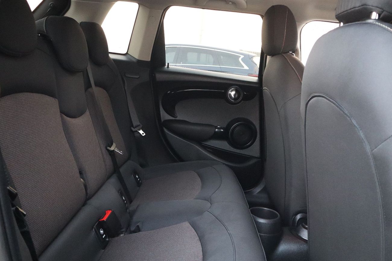 Mini Cooper Std 1.5L (5 Seater)