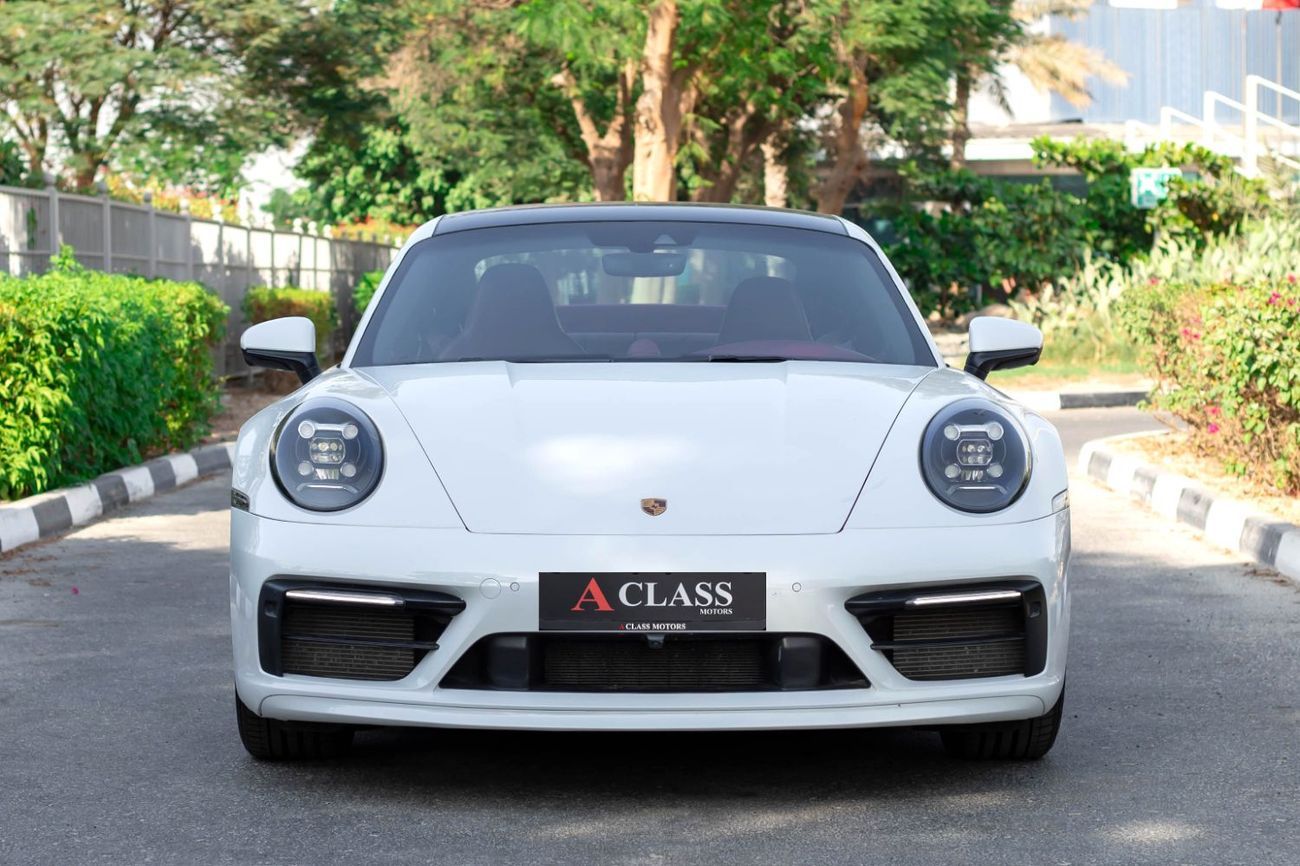 Porsche 911 Carrera 3.0L (444 HP) Coupe